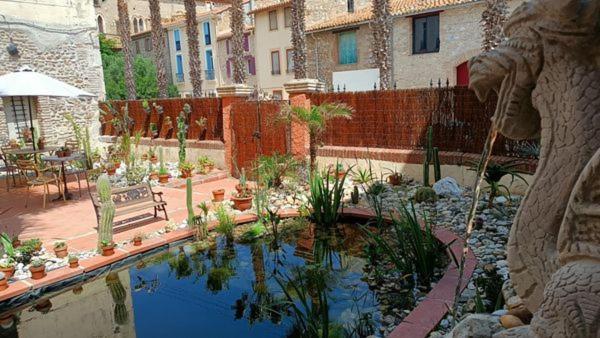 El Castell Embruixat Hotel Saint-Hippolyte  Екстериор снимка