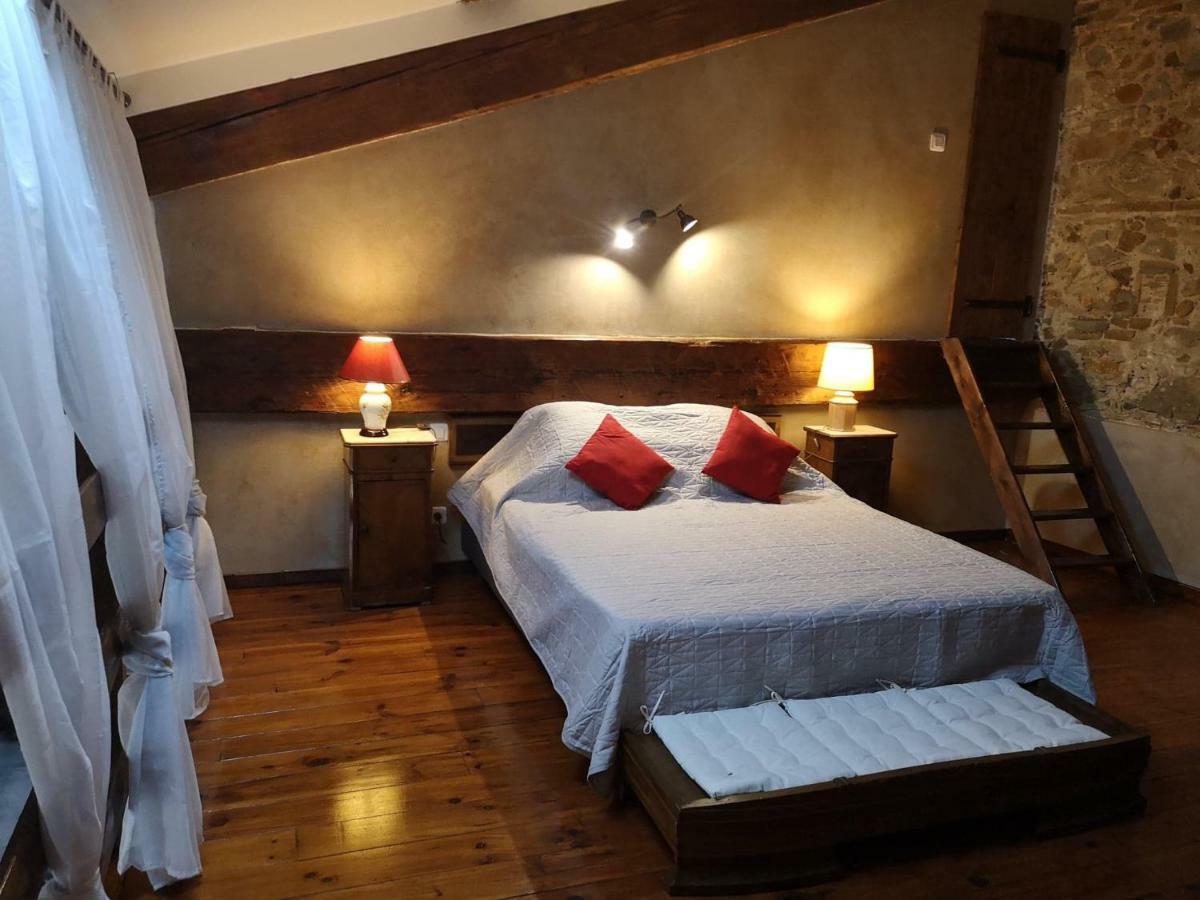 El Castell Embruixat Hotel Saint-Hippolyte  Екстериор снимка