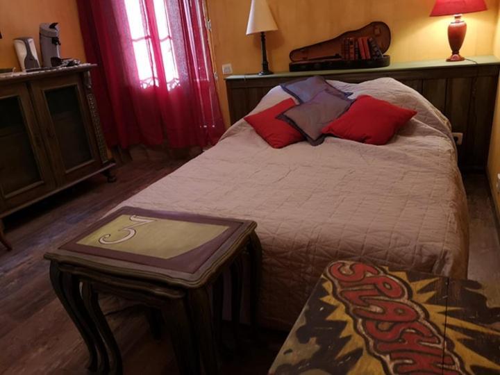 El Castell Embruixat Hotel Saint-Hippolyte  Екстериор снимка