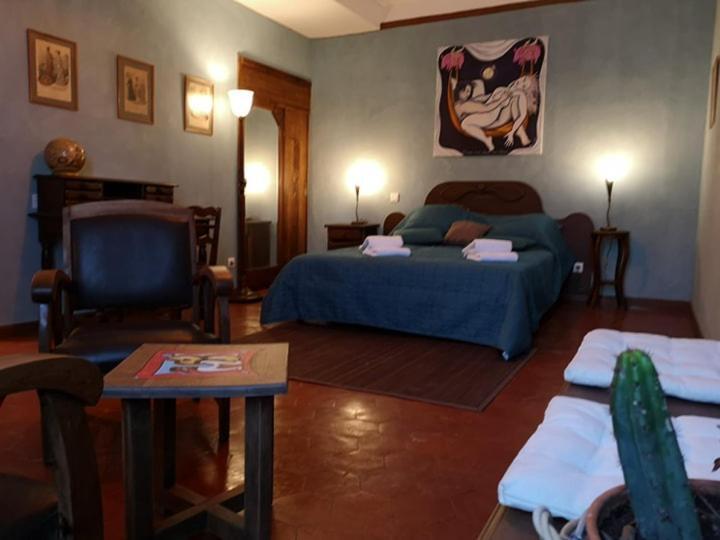 El Castell Embruixat Hotel Saint-Hippolyte  Екстериор снимка