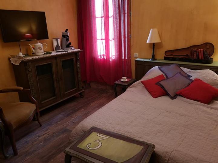 El Castell Embruixat Hotel Saint-Hippolyte  Екстериор снимка