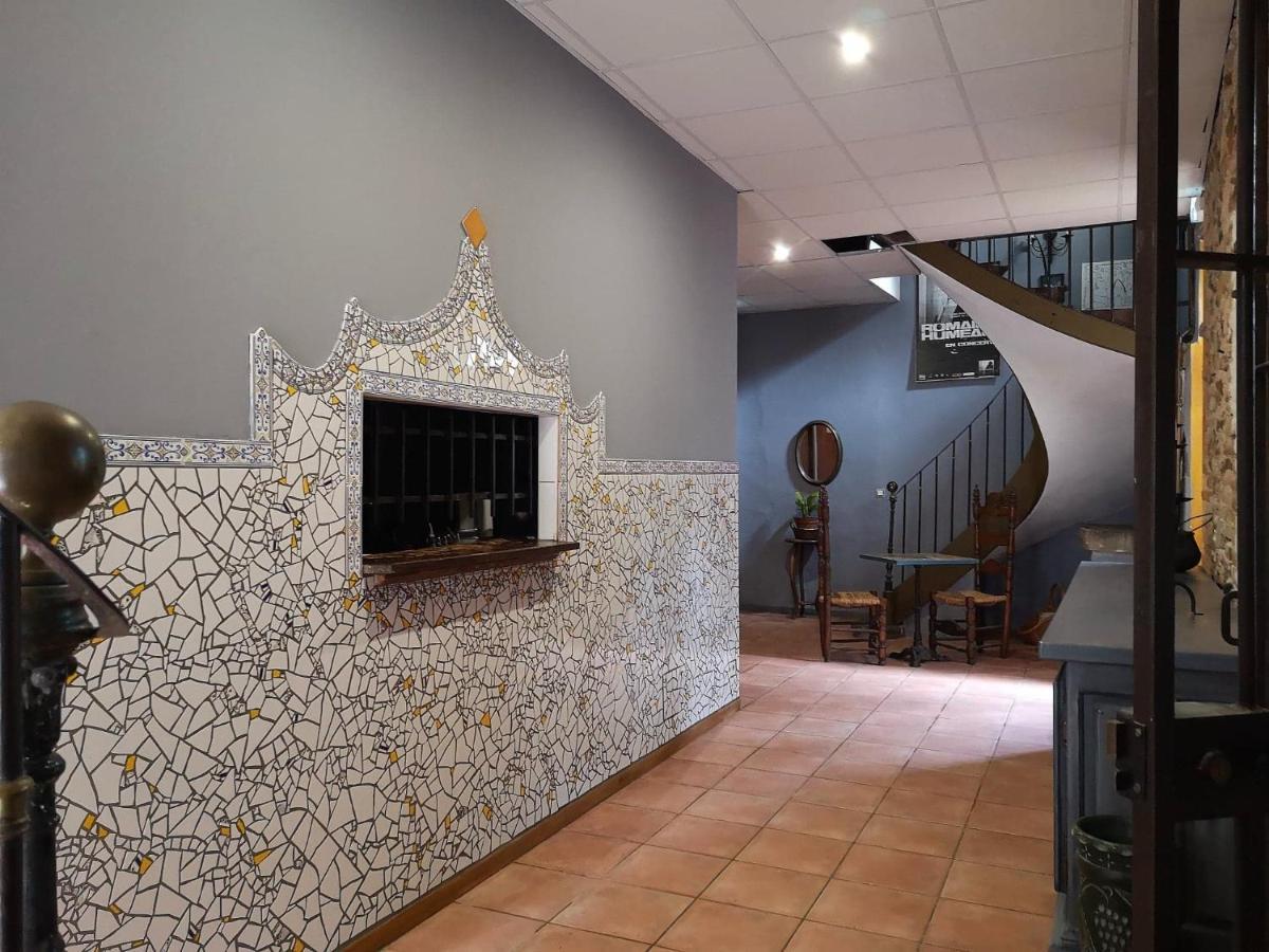 El Castell Embruixat Hotel Saint-Hippolyte  Екстериор снимка